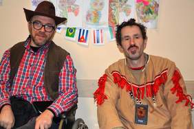 Kowboj i Indianin podczas odpoczynku