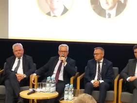 Pokaż zdjęcie: Andrzej Pruszkowski, Krzysztof Michałkiewicz, Artur Soboń