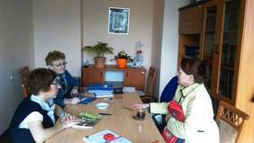 Pokaż zdjęcie: Przedstawiciele Towarzystwa wraz z Dyrektorem Oddziału