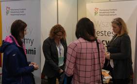 Pokaż zdjęcie: stoisko PFRON w strefie doradczej