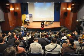 Pokaż zdjęcie: Uczestnicy wydarzenia