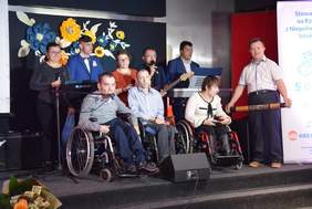 Pokaż zdjęcie: Występ artystyczny