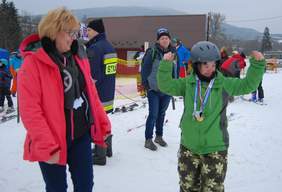 Pokaż zdjęcie: Dyrektor Marta Mordarska oraz Agnieszka Kociołek podczas zawodów narciarskich - VI Memoriału im Marii Kaczyńskiej w Rabce-Zdroju