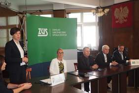 Pokaż zdjęcie: Anna Skupień, dyrektor Oddziału Wielkopolskiego PFRON wraz z dyrektorami wielkopolskich oddziałów ZUS