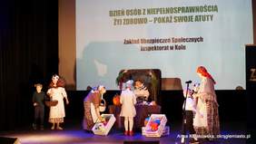 Pokaż zdjęcie: Występy artystyczne w ramach obchodów Dnia Godności Osób z Niepełnosprawnością Intelektualną w Kole
