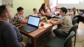 „Komputer ułatwia edukację” – 4 dzieci wraz z opiekunami podczas 5-cio dniowych warsztatów