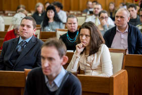 Uczestnicy Specjalnej Sesji na sali sesyjnej Urzędu Marszałkowskiego w Toruniu
