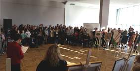 Pokaż zdjęcie: Uroczystość otwarcia wystawy „Gdy w sercu kwitnie muzyka" w Centrum Handlowym Avenida w Poznaniu