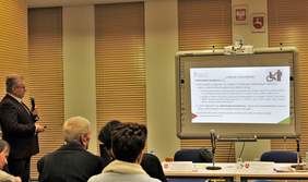 Pokaż zdjęcie: Prezentacja programów i zadań PFRON