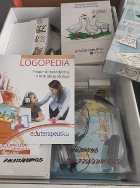 Pokaż zdjęcie: na zdjęciu: materiały dydaktyczne do zajęć terapeutycznych zakupione ze środków PFRON