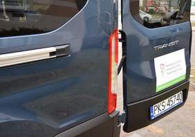 Pokaż zdjęcie: Bus z dofinansowaniem ze środków PFRON dla podopiecznych Ośrodka Wsparcia Dla Osób z Zaburzeniami Psychicznymi w Kościanie