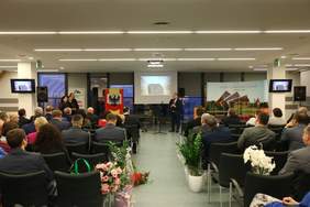 Pokaż zdjęcie: Podziekowania składa Dyrektor Oddziału Dariusz Majorek