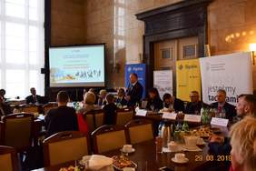 Pokaż zdjęcie: Prelekcja Dariusza Starzyckiego Wicemarszałka Województwa Śląskiego