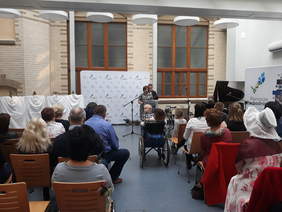 Pokaż zdjęcie: Przemawia Dyrektor Oddziału Zachodniopomorskiego PFRON Anna Rąbel