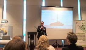 Pokaż zdjęcie: Wystąpienie prelegenta dr hab. Jacek Trębecki podczas Forum Przedsiębiorczości Społecznej