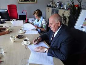 Podczas podpisywania umów