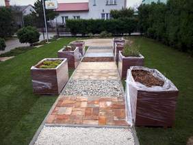 Pokaż zdjęcie: W ŚDS w Aleksandrowie Kujawskim powstał ogród sensoryczny