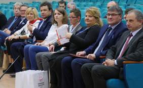 Pokaż zdjęcie: Uczestnicy konferencji pt.: „Węzłowe problemy adaptowanej aktywności fizycznej”