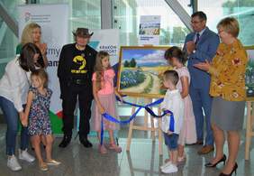 Pokaż zdjęcie: Oficjalne otwarcie wystawy "Pasja dodająca skrzydeł"