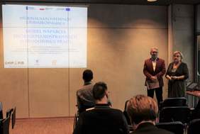 Pokaż zdjęcie: dr hab. n. med. Joanna Bugajska, prof. nadzw. CIOP-PIB i Jerzy Dębski Dyrektor Oddziału Lubelskiego PFRON