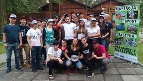 Pokaż zdjęcie: uczestnicy IV Ogólnopolskiego Turnieju Siatkówki 