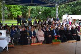 Jubileusz 60 lecia istnienia Domu Pomocy Społecznej w Lubzinie, zebrani goście