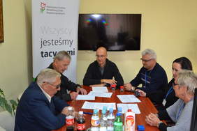 Pokaż zdjęcie: Podpisanie umowy z Warmińsko-Mazurskim Sejmikiem Osób Niepełnosprawnych w Olsztynie