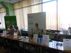 Pokaż zdjęcie: Stanowisko PFRON w Oddziale ZUS w Elblągu