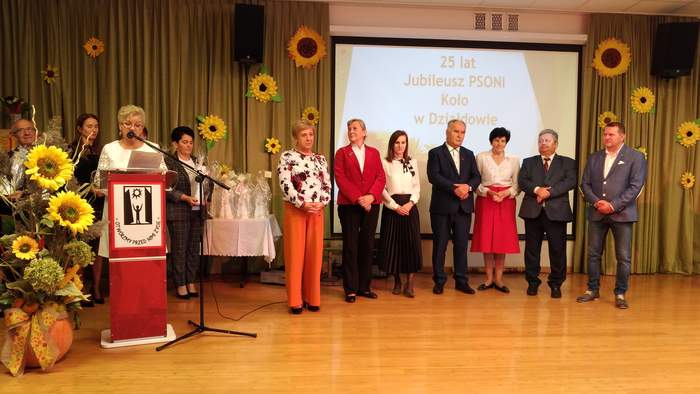 Pokaż zdjęcie: Wręczenie odznaczeń dla osób zasłużonych na rzecz PSONI w Działdowie