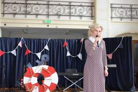 Pokaż zdjęcie: Pani Katarzyna Lubińska