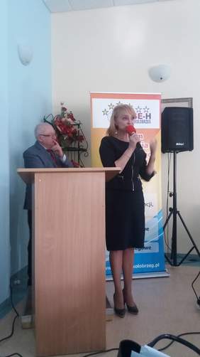 Pokaż zdjęcie: Przemawia Członek Zarządu Województwa Zachodniopomorskiego Anna Mieczkowska