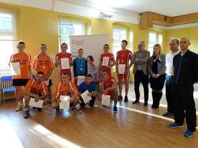 Pokaż zdjęcie: Pamiątkowe zdjęcie po zakończeniu zawodów