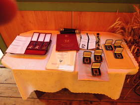 Pokaż zdjęcie: Odznaczenia przyznane z okazji Jubileuszu 15-lecia Sandomierskiego Stowarzyszenia Pomocy Osobom z Upośledzeniem Umysłowym