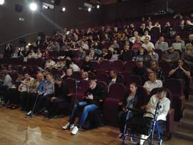 Pokaż zdjęcie: uczestnicy i zaproszeni goście 