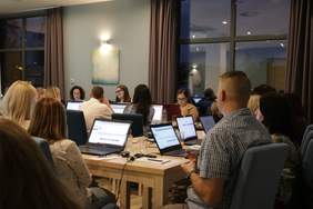 Pokaż zdjęcie: Warsztaty.