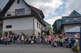 Pokaż zdjęcie: Uroczyste obchody 20-lecia działalności Stowarzyszenia "Przystań" z Tymbarku.