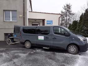 Pokaż zdjęcie: Bus z dofinansowaniem ze środków PFRON dla uczestników Warsztatu Terapii Zajęciowej w Doruchowie