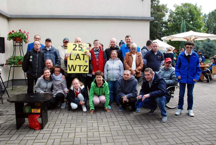 Pokaż zdjęcie: Uczestnicy Warsztatów Terapii Zajęciowej w Chorzowie