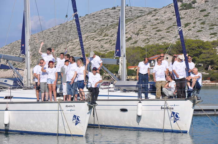 Pokaż zdjęcie: Żeglowanie bez barier, źródło: www.zobaczycmorze.pl/