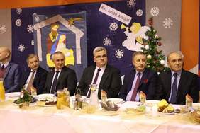 Pokaż zdjęcie: Zaproszeni goście podczas spotkania opłatkowego