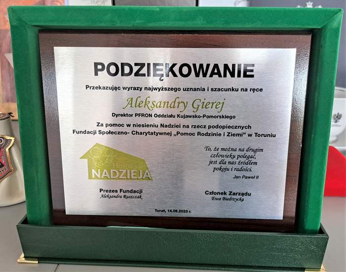 Grawerowana tablica pamiątkowa - podziękowanie dla Dyrektor Aleksandry Gierej