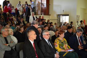 Uczestnicy uroczystego poświecenia nowej siedziby WTZ