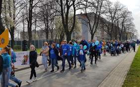 Pokaż zdjęcie: VI Przemarsz z okazji Światowego Dnia Autyzmu w Nowym Sączu