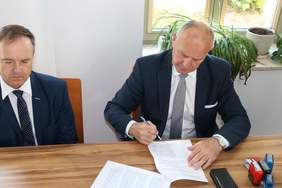 Pokaż zdjęcie: Mirosław Augustyn - Starosta Tczewski (z prawej), Piotr Cymanowski – Wicestarosta