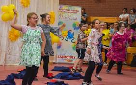 Pokaż zdjęcie: XIV Artystyczny Festiwal Dzieci i Młodzieży Niepełnosprawnej „Nasz Świat” w Szamotułach