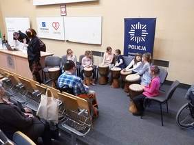 Pokaż zdjęcie: Występ artystyczny uczniów Publicznej Szkoły Podstawowej nr 10 im. Henryka Sienkiewicza w Opolu