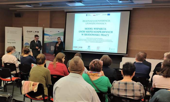 Pokaż zdjęcie: Regionalna konferencja „Model wsparcia osób niepełnosprawnych w środowisku pracy” 
