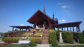 Pokaż zdjęcie: Ołtarz Papieski na starosądeckich błoniach