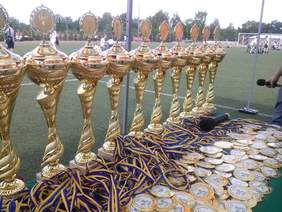 Puchary dla zwycięskich drużyn