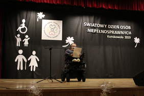 Pokaż zdjęcie: Uroczyste obchody Światowego Dnia Osób Niepełnosprawnych w Końskowoli